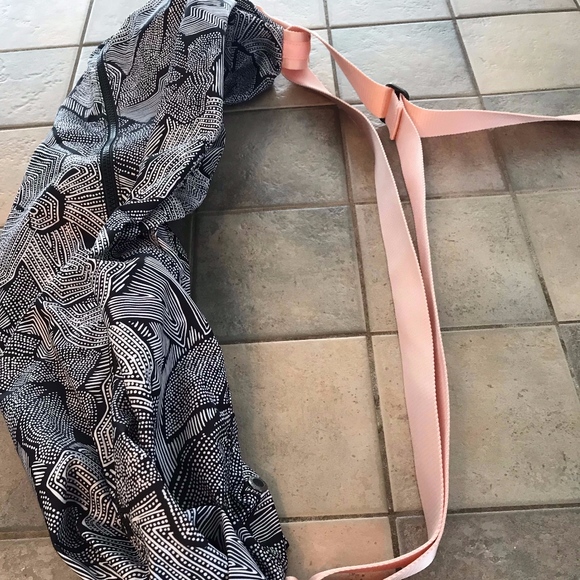 lululemon athletica Handbags - Lululemon yoga bag
